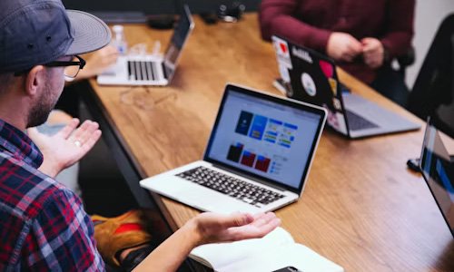 網(wǎng)頁紅色系的高效搭配方案