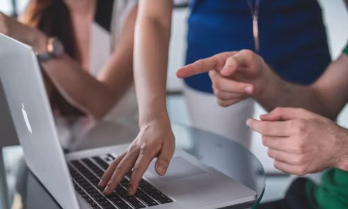 北京網(wǎng)站設(shè)計(jì)為婚紗攝影行業(yè)用像素編織浪漫