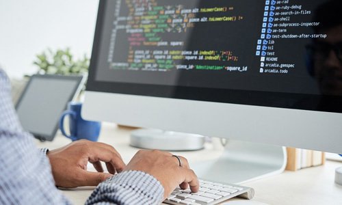 企業(yè)網(wǎng)站改版，幾乎是所有類型網(wǎng)站在運(yùn)營過程中都繞不開的話題。無論是企業(yè)官網(wǎng)、電子商務(wù)平臺(tái)，還是內(nèi)容資訊站點(diǎn)乃至個(gè)人網(wǎng)站，經(jīng)過一段時(shí)間的運(yùn)營后，往往都需要進(jìn)行改版或升級(jí)。