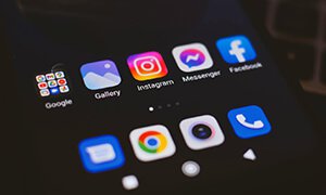 網(wǎng)站設(shè)計中的圖標(biāo)應(yīng)用：功能與價值解析