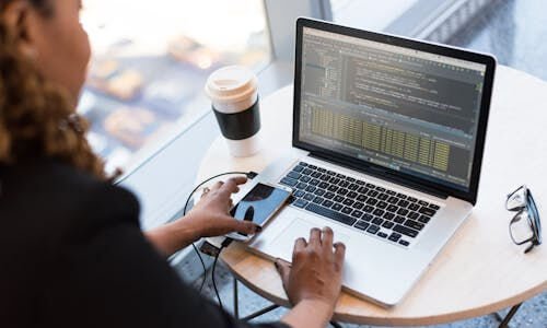  PHP 語言的特點(diǎn)分析