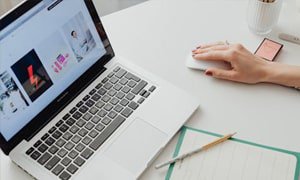 專業(yè)網(wǎng)站建設(shè)公司以設(shè)計(jì)為核心，打造高轉(zhuǎn)化企業(yè)品牌形象